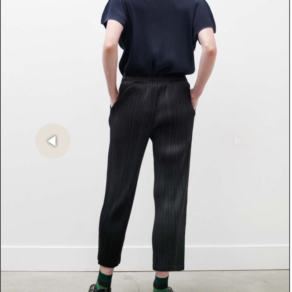 Issey Miyake Black Ankle Cropped Pants - Picture 7 of 13